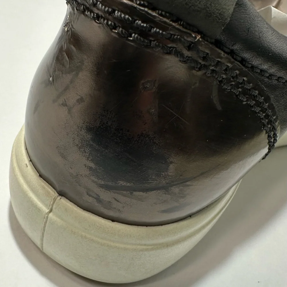 Men's Black Leather Slip-On Shoes pre owned size 10